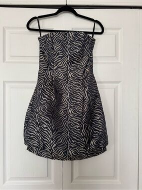 Jessica McClintock Navy and Cream Zebra-Print Strapless Mini Dress